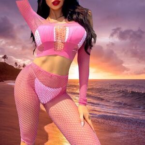 Feels Good On! l 2-piece l Hot Pink l Mesh Capri Set l Long-sleeve l Knee Capri